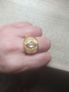 Złoty sygnet z diamentem 