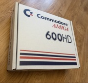 Karton replika Amiga 600HD