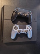 Playstation 4 1TB, 2 pady + 4 gry