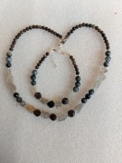 Komplet biżuterii wykonany z naturalnych kamieni 