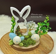 Stroik wielkanocny na drewnie zajączek jajka 