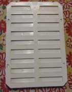 Kratka wentylacyjna uchylana