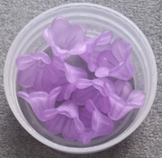 Koraliki akrylowe matowe kwiat tulipana fioletowa 10szt