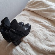 Botki czarne ze skóry naturalnej nr 39