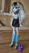 Lalka Monster High figurka wilka Frankie Stein Mattel 2021