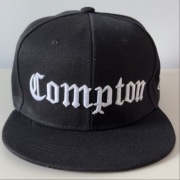 Czapka COMPTON czarna Snapback haft 3D regulowana streetwear unisex
