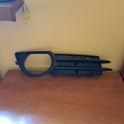 Atrapa prawego halogenu Audi A3 8P 2005 