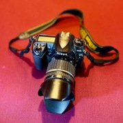 Aparat NIKON D200 z obiektywem TAMRON  AF17-50mm 