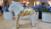 Figurka Konik  ceramiczny, ręcznie malowany zdobiony Bursztynem 