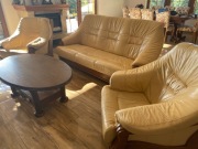 używany komplet wypoczynkowy za skóry