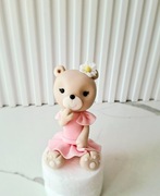 Miś figurka z masy cukrowej na tort