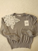 Szary siwy Sweter damski kwiat cekiny, koraliki S/M Nowy z metką!
