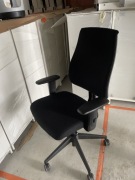 Fotel Biurowy Obrotowy Intersthul