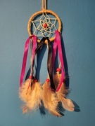 Łapacz snów z żółtymi koralikami