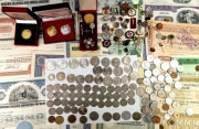 Wyprzedaż kolekcji zawiera srebrne monety 200zł 5 zł 50gr, akcje medal.