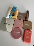 Zestaw kosmetyków do makijażu