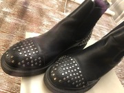 Buty damskie czarne , z nitami sztyblety