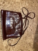 L.Credi skórzana lakierowana