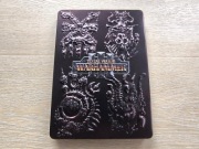 Total War Warhammer III - Kolekcjonerski Tłoczony Steelbook [G1]