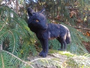 Czarny wilk filcowana figurka