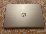 Laptop HP, w dobrym stanie z lekkimi niedoskonałościami 
