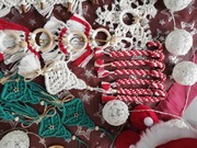 Ozdoby świąteczne na choinkę laski ze sznurka makrama