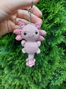 Brelok szydełkowy aksolotl