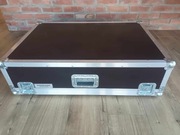 Flight case do miksera Behringer x32