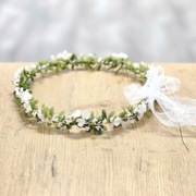 Wianek komunijny jak żywy, minimalistyczny