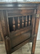 Kredens: Titchmarsh & Goodwin miniature oak credence , drewniany ,dąb