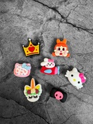 Przypinki do butów ( na przykład Crocs )