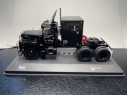 UNIKAT Model Mack R-Series 1966 (Konwój - Gumowa Kaczka) IXO TR100