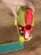 Nerf DinoSquad Armorstrike + 16 strzałek