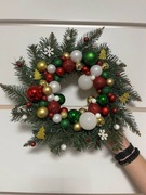 Ręcznie wykonany wianek świąteczny