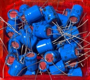 22uF 40V Kondensator elektrolityczny zabytek PRL ELWA