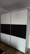 Duża szafa z drzwiami przesuwnymi szerokość 210