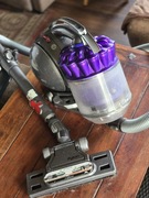 Dyson DC-37,  odkurzacz