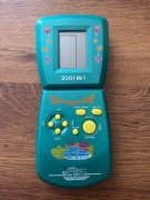Przenośna gra elektroniczna typu „2001 w 1”