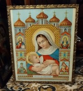 Przedwojenny oleodruk Matka Boska Karmiąca w ramie za szkłem