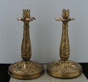 Stare świeczniki mosiężne 2 szt.. Cena dotyczy 1 świecznika