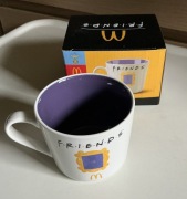 Kubek - Friends drzwi z McDonald’s