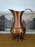 Duży miedziany dzban / wazon – ręcznie tłoczony, styl vintage 