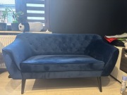 Elegancka Sofa Welurowa – Stylowy Granat!