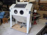 Używana piaskarka kabinowa 420 l