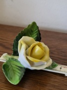 Figurka z żółtej róży Herend, róża porcelanowa, vintage, sygnatura