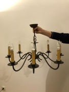 Stary ośmioramienny żyrandol z brązu. Stan b. dobry.