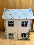 Duży drewniany domek dla lalek – 66 cm, piętrowy