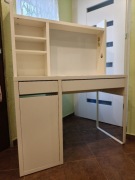 Biurko i regał na książki Ikea