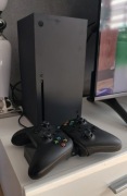 Xbox Series X 1TB + 2pady ze stacją 3gry 