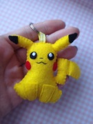 Pikachu- Pokemony, bajka - breloczek do kluczy handmade